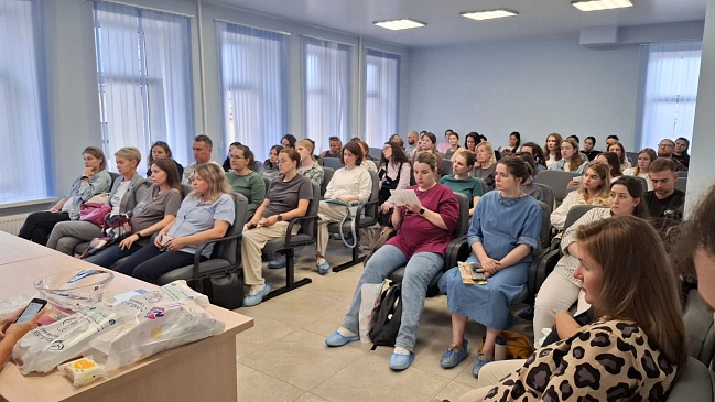 Страховые представители Санкт-Петербургского филиала стали почетными гостями на днях открытых дверей в родильных домах города, новости, пресс-релизы, статьи, «СОГАЗ-Мед», омс